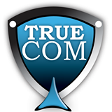Logo TrueCom z tarczą i niebieskim akcentem.